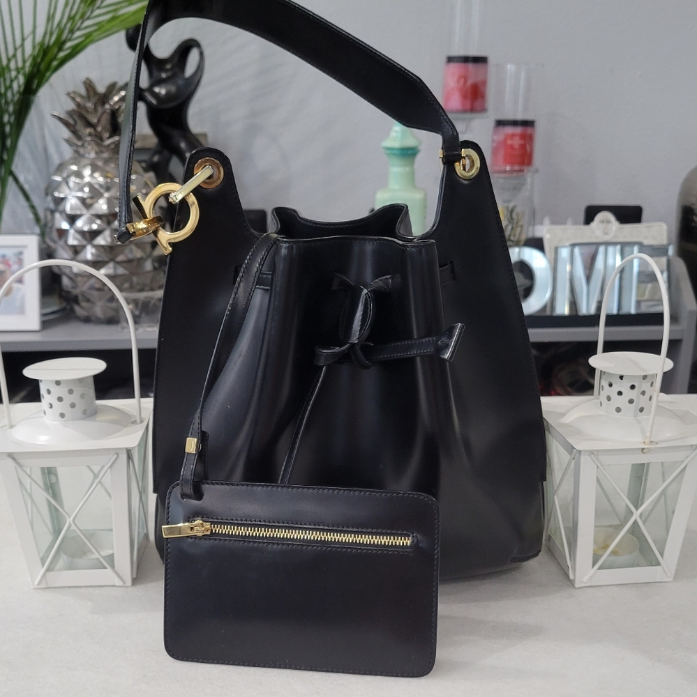 Salvatore Ferragamo Authentic Bucket bag 💗